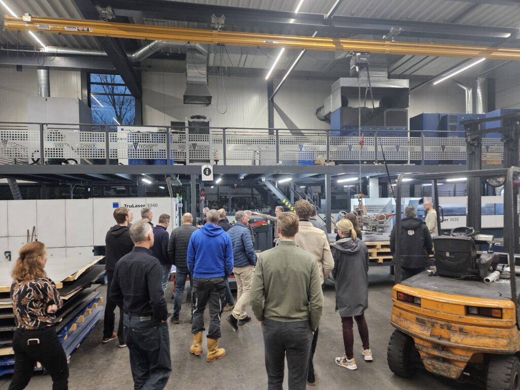 Wijkraad en bedrijvenraad op bezoek bij Visser Techniek